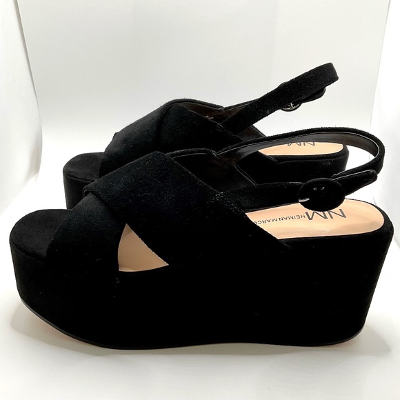 NEIMAN MARCUS sandal Size 9M black suede NEW w box - Picture 1 of 9
